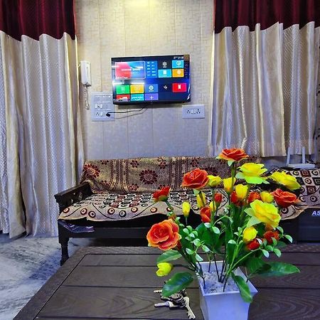 Peaceful Stay 1 Bhk Appartment Нью-Дели Экстерьер фото