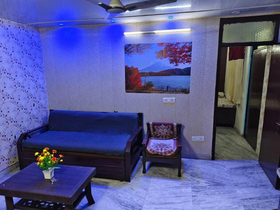 Peaceful Stay 1 Bhk Appartment Нью-Дели Экстерьер фото