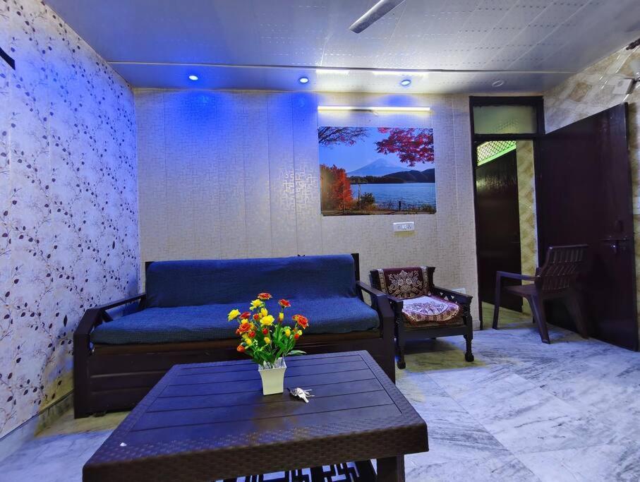 Peaceful Stay 1 Bhk Appartment Нью-Дели Экстерьер фото