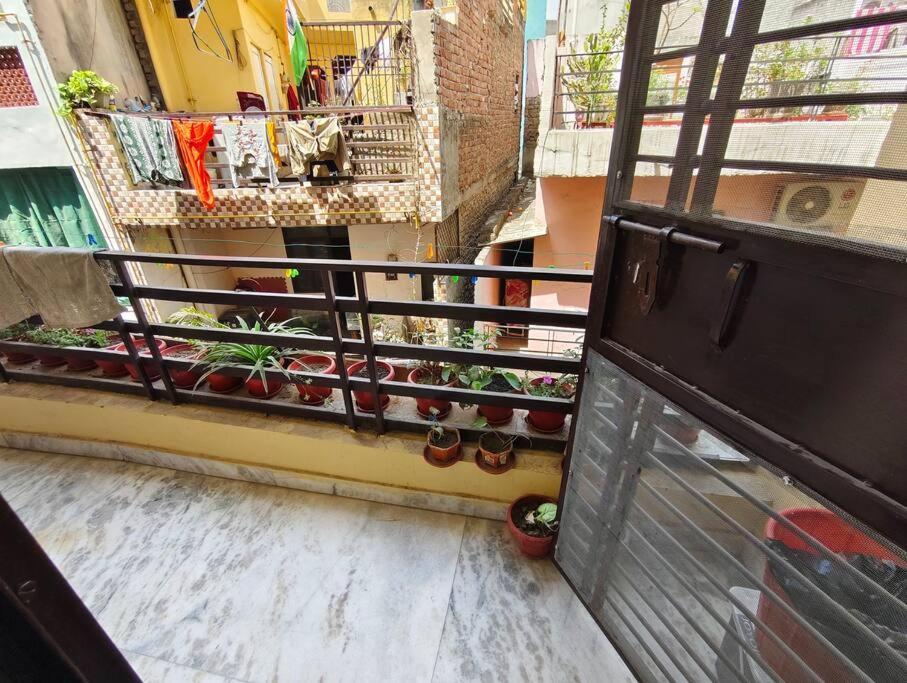 Peaceful Stay 1 Bhk Appartment Нью-Дели Экстерьер фото